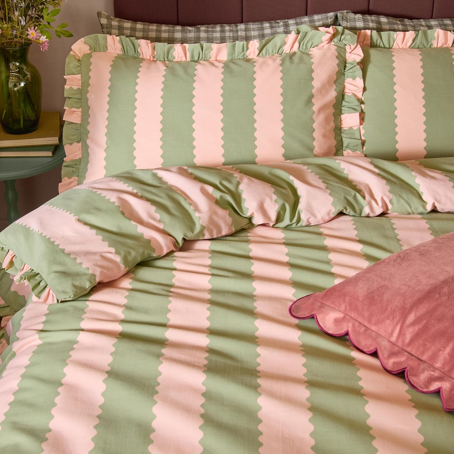 Detalle 2 de furn. Wylder Nature Birdie Stripe – komplet pościeli King z polibawełny