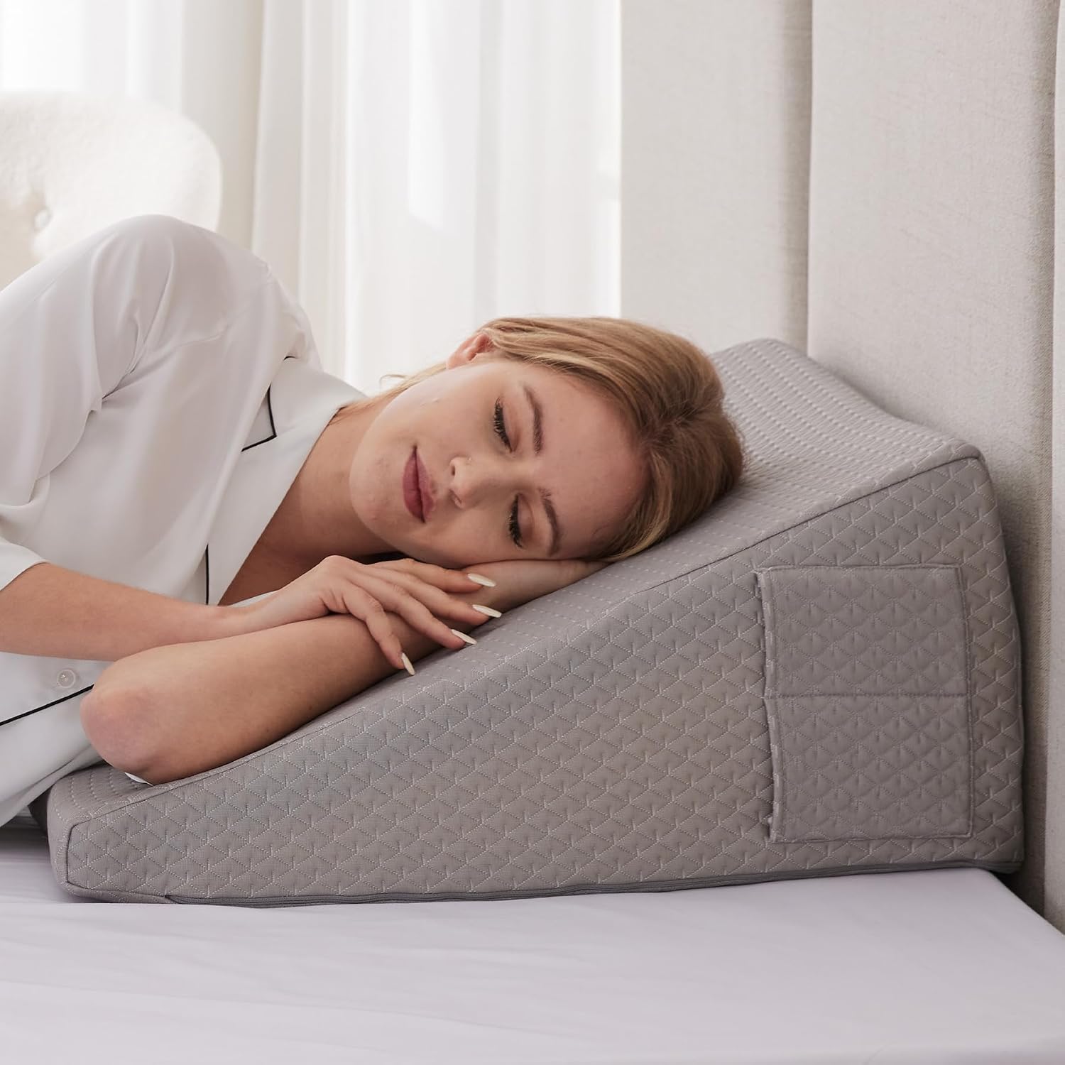 Detalle de Ruqmuis RUXK10KQCHS 10-Inch Foam Wedge Pillow with Washable Cover