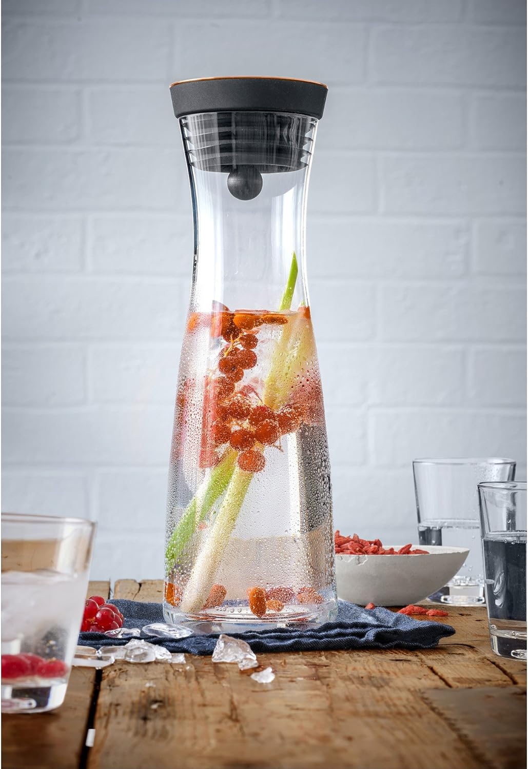 Thumbnail 1 de WMF Basic - Botella de cristal con tapa de silicona 1L💧