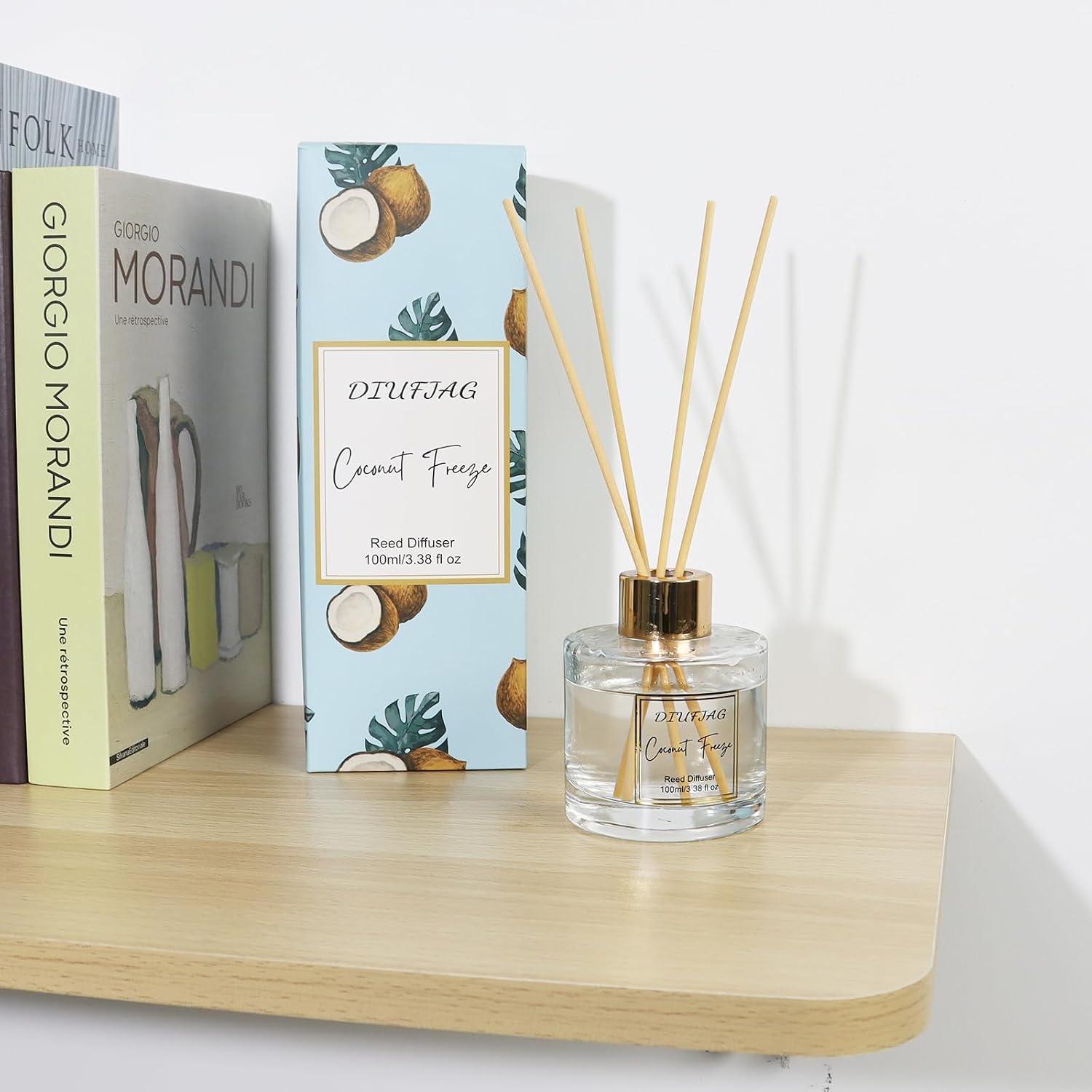 Detalle 2 de DIUFJAG doftspridare med pinnar, 100 ml kokosdoft och 6 fiberpinnar