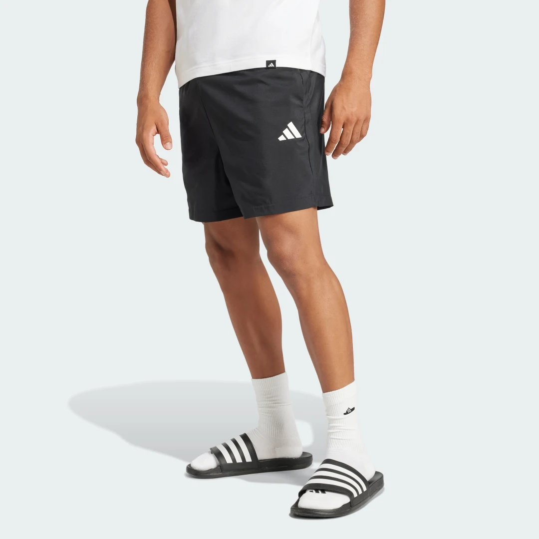 Detalle de Pantalón corto Essentials Small Logo Chelsea de Adidas – negro