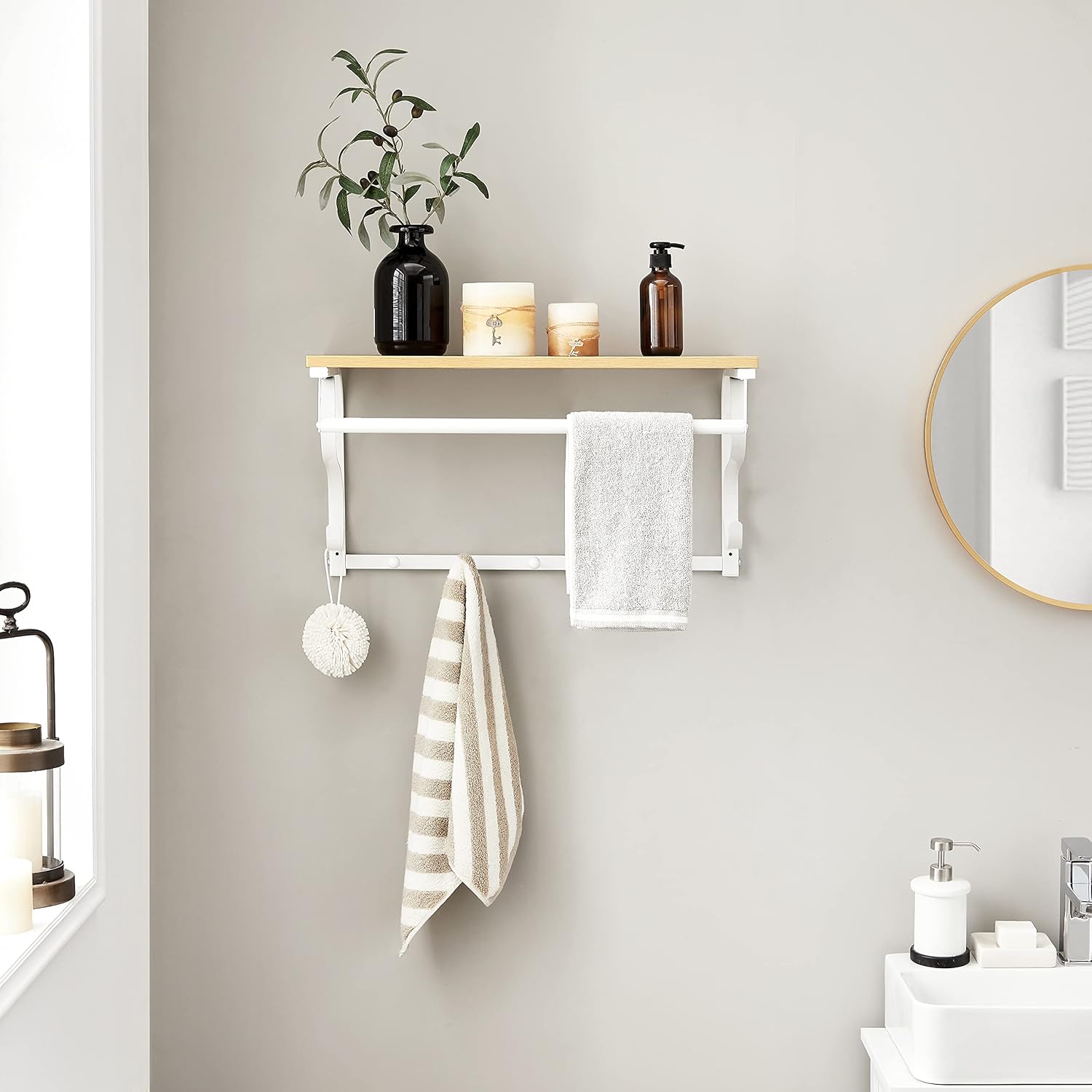 Detalle 1 de VASAGLE COLEX LCR11WY Wall-Mounted Coat Rack with Shelf, Rail and 5 Hooks