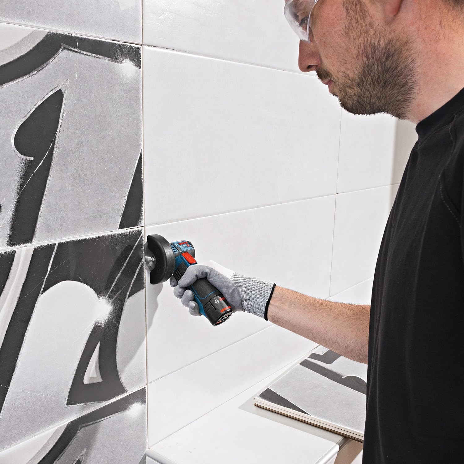 Thumbnail 3 de Bosch Professional 12V System GWS 12V-76 meuleuse angulaire sans fil (kit avec 2 batteries 2,0 Ah, accessoires de coupe)