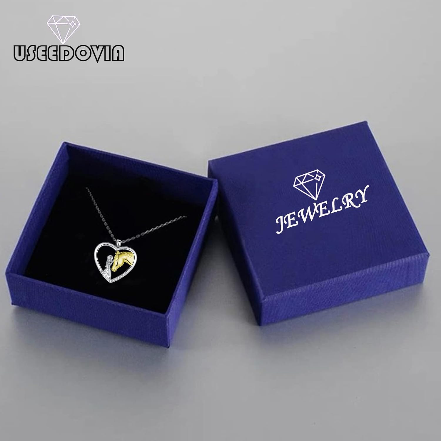 Detalle de USEEDOVIA Pferde-Mädchen Herz Halskette aus 925 Sterling Silber vergoldet in Weißgold-Optik (mit Geschenkbox)
