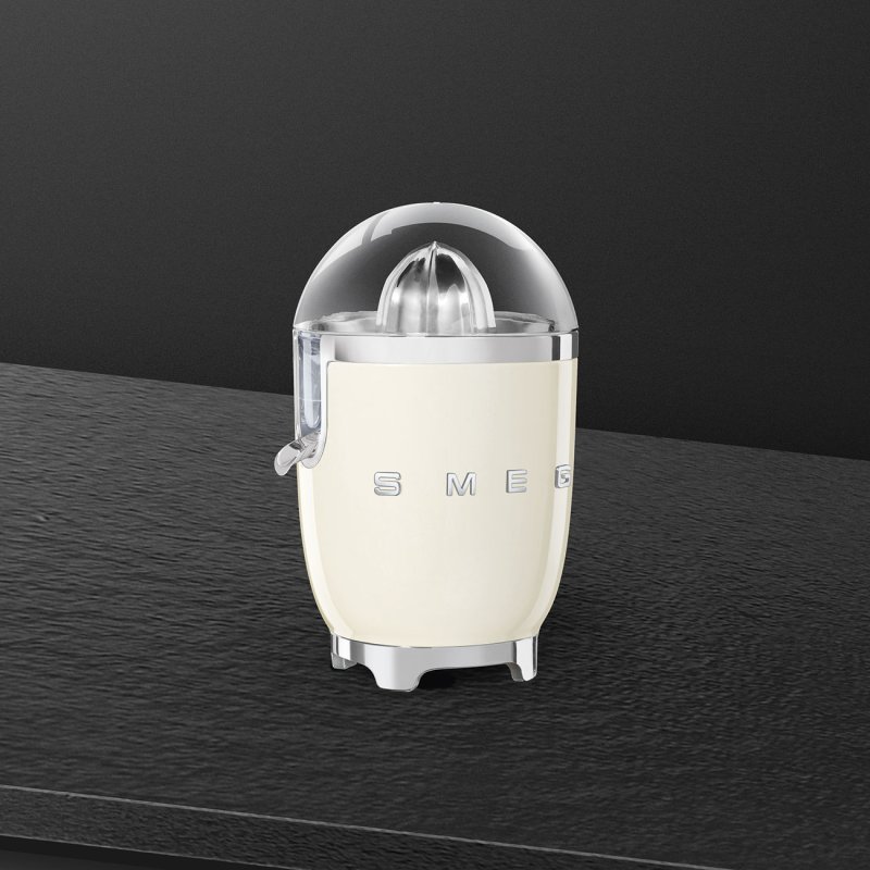 Detalle 1 de Smeg CJF11CREU Exprimidor eléctrico 70 W crema 🍋