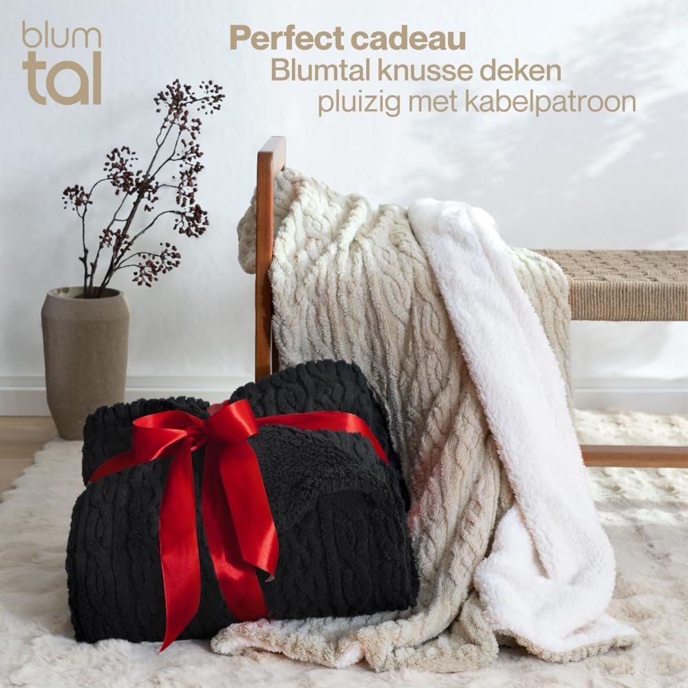 Detalle 2 de Blumtal fleece deken 150x200 cm, kabelgebreide look en zachte sherpa binnenkant