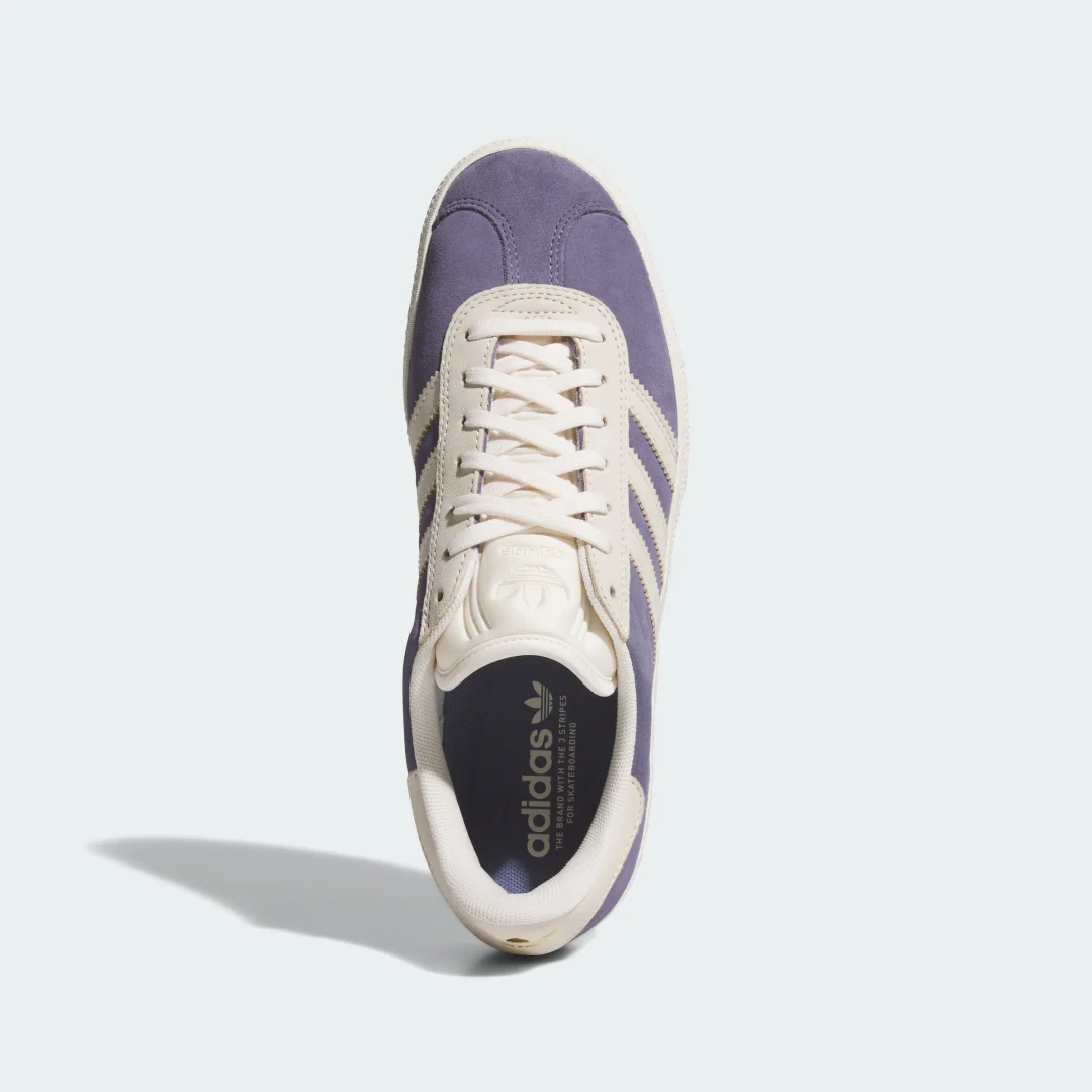 Detalle 2 de Gazelle ADV de Adidas: Zapatilla violeta para uso diario con estilo clásico