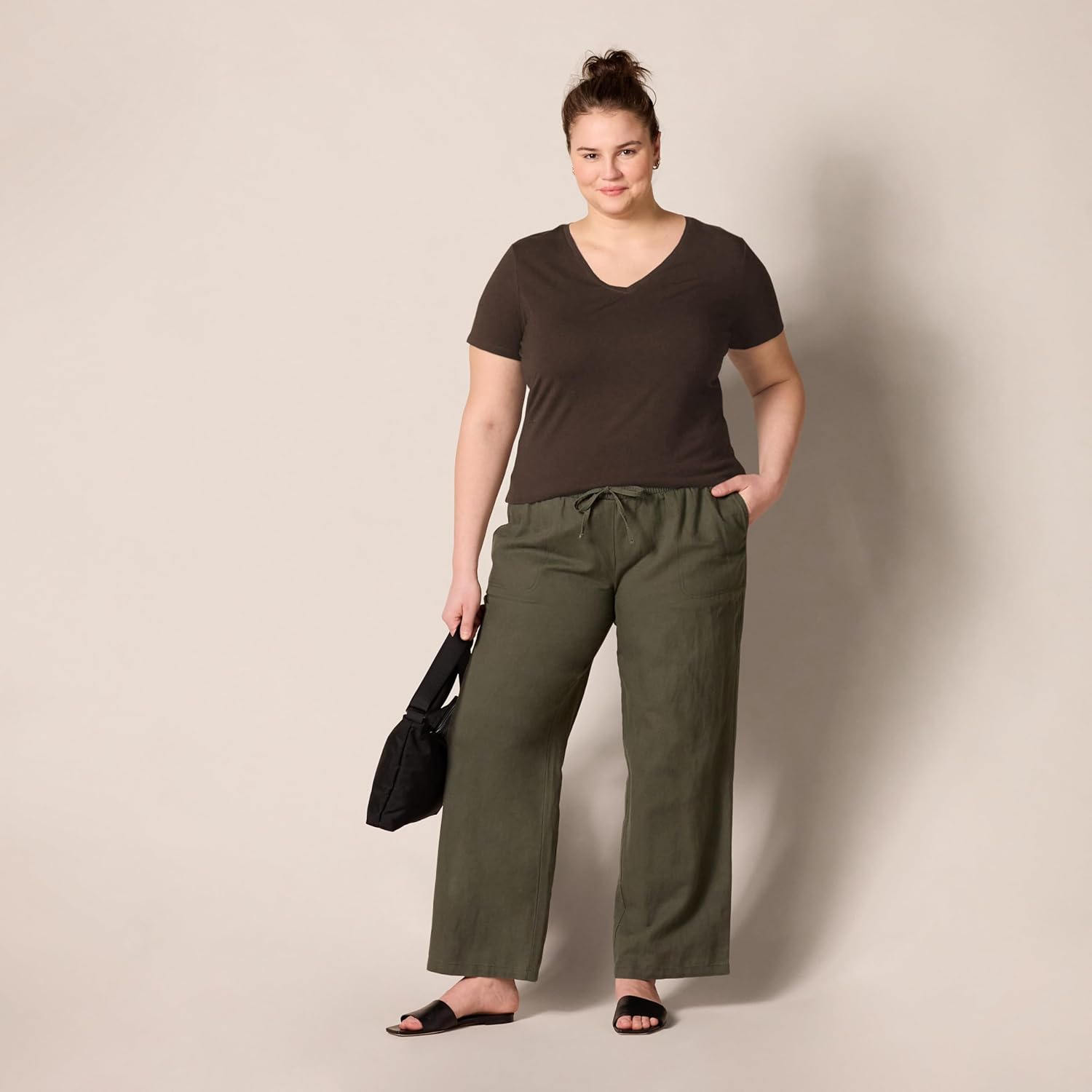 Thumbnail 6 de Amazon Essentials T-Shirt a Maniche con vestibilità Classica per Donna – Girocollo o V, confezioni multiple