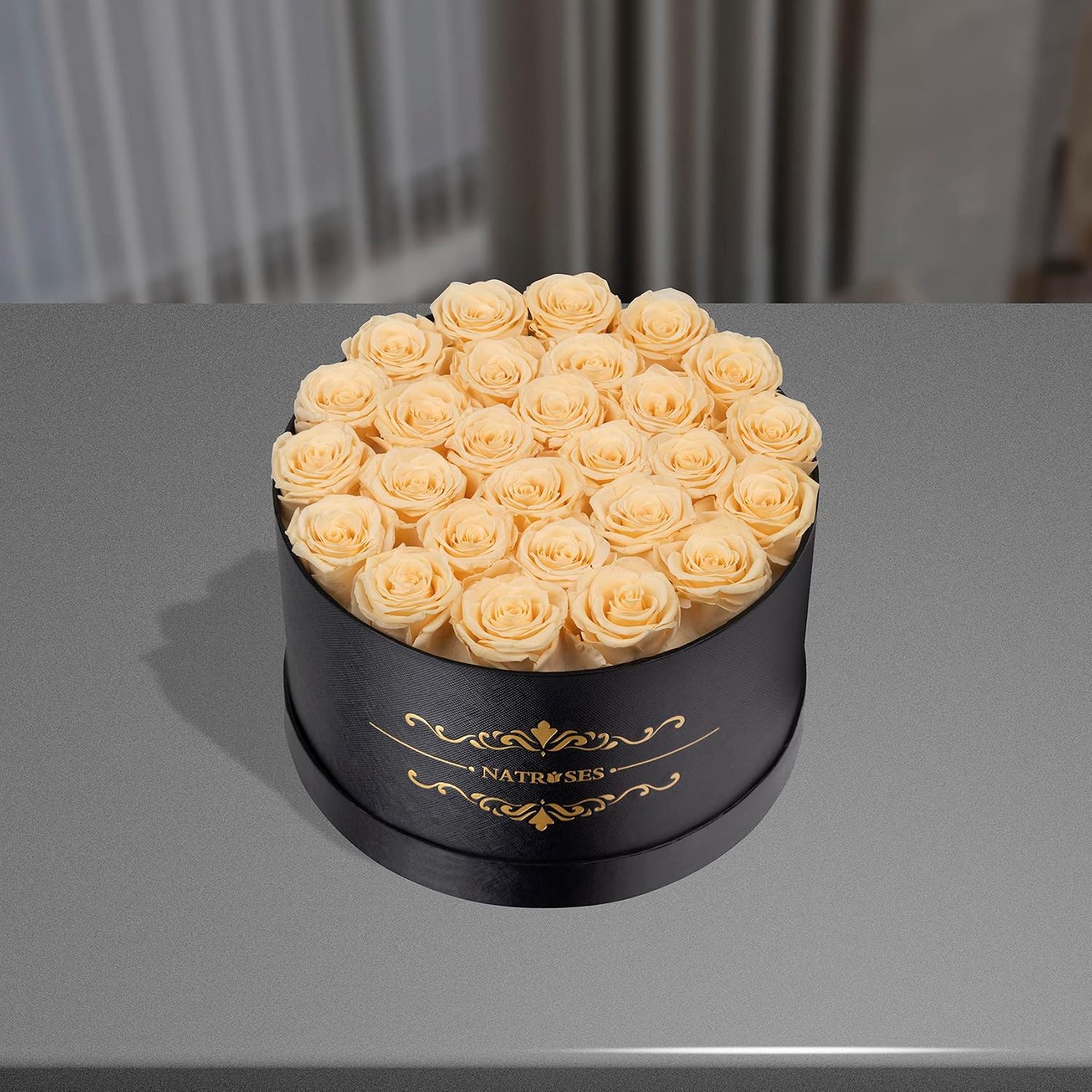 Detalle 2 de NATROSES Gifts for Her 27-Piece Forever Preserved Roses in a Box (Buttermilk)