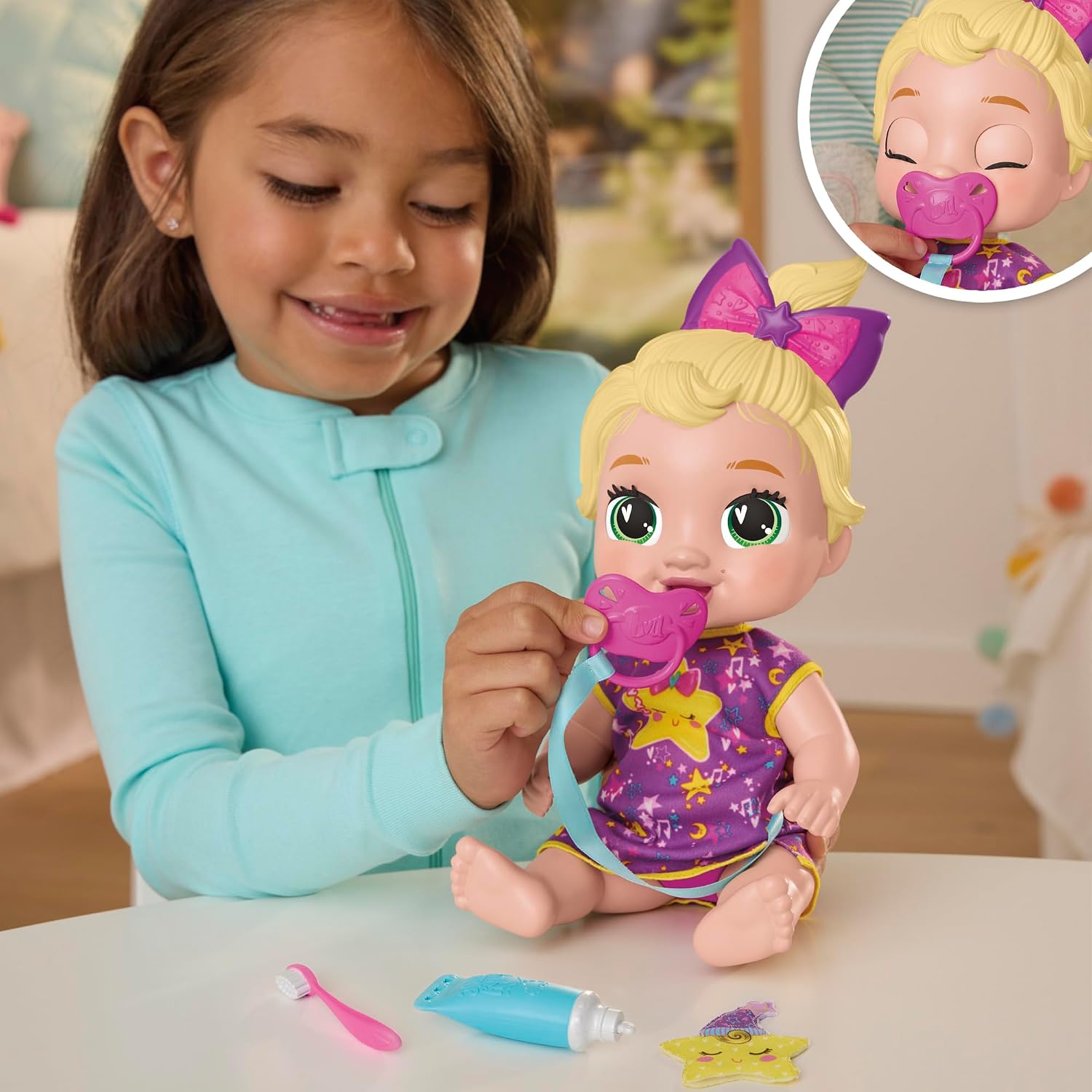 Detalle 2 de Baby Alive Sleepy Baby Doll Set, 11-Inch