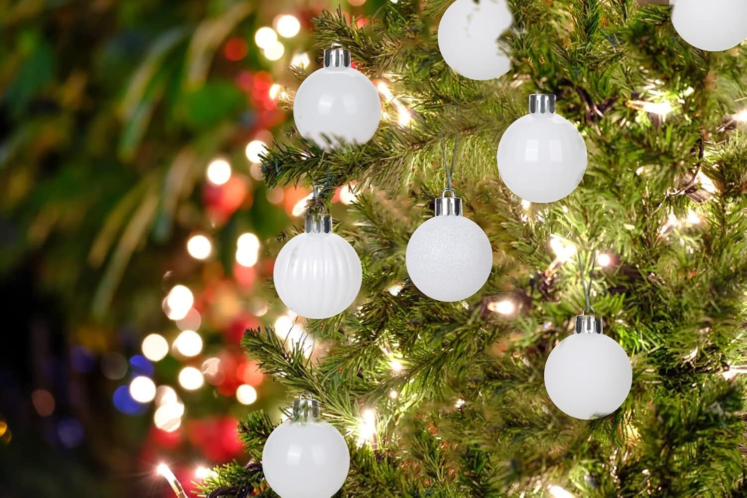 Detalle de Oairse 36 Pcs 4cm White Christmas Baubles – Shatterproof Mini Ornaments for Tree, Wreaths and Decorations