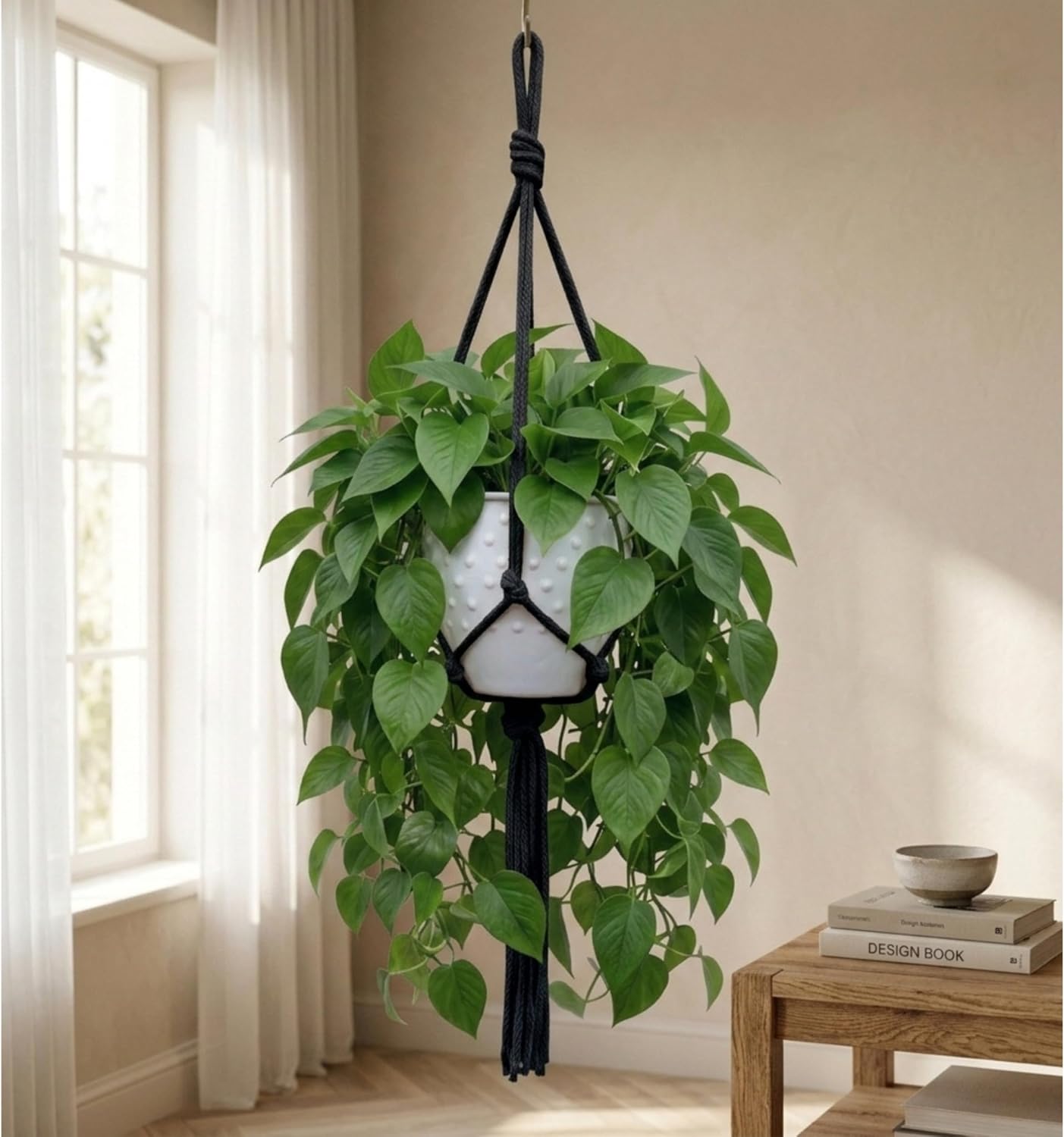 Detalle 2 de APREGGIO Hanging flower stand macramé plantenhanger, zwart katoen, 75 cm