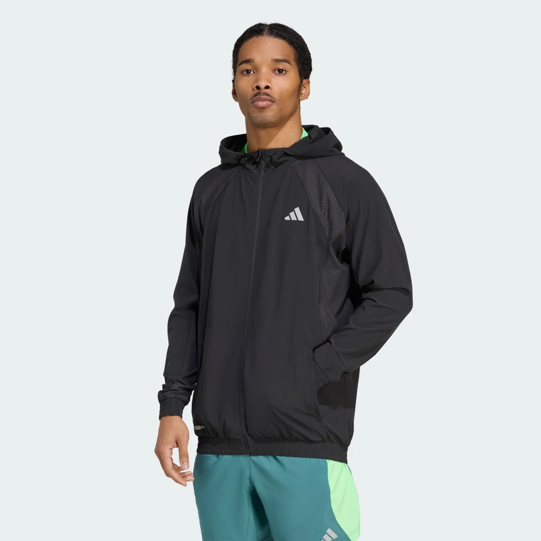 Detalle de Sudadera Tech Apparel de Adidas: calidad casual para el día a día