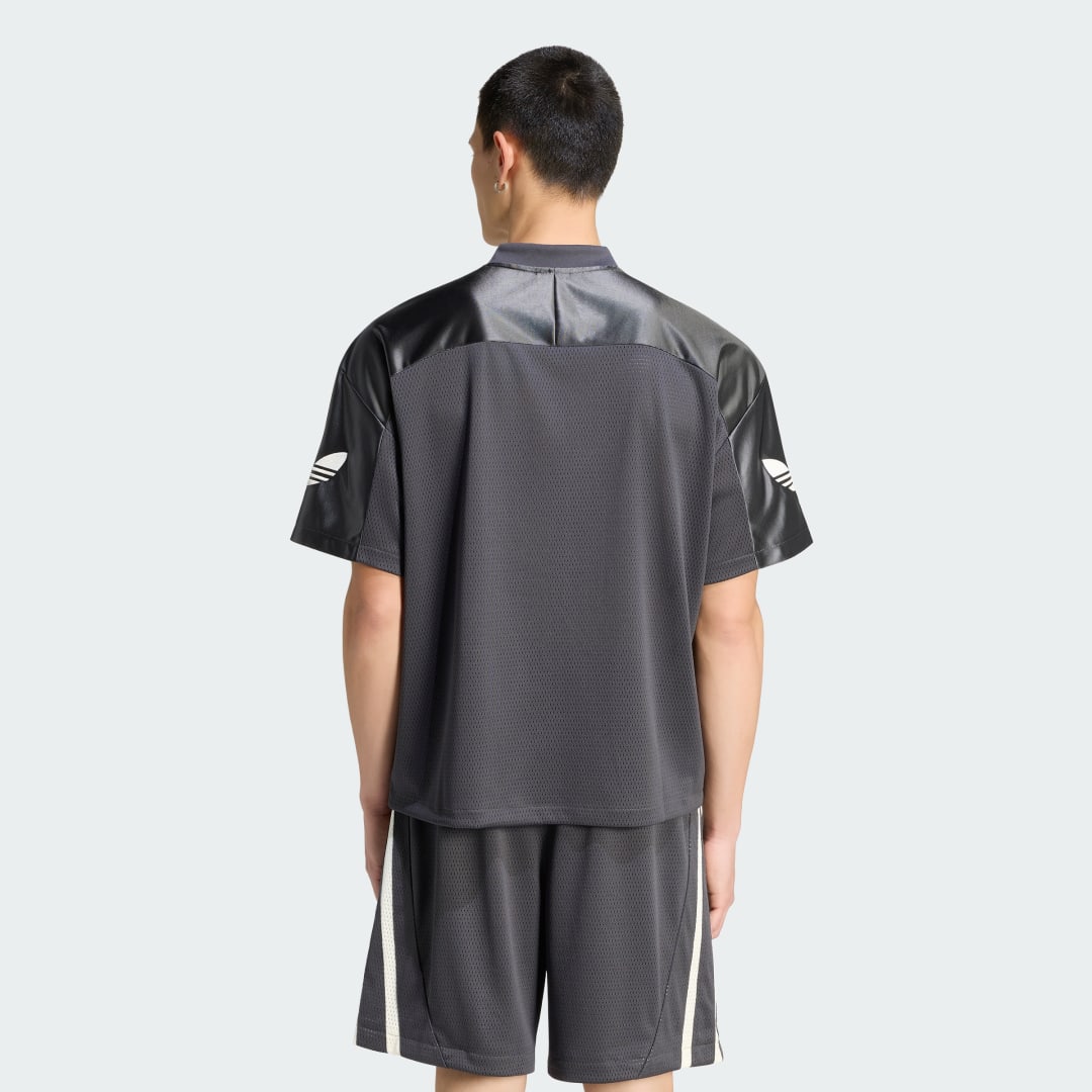 Detalle de Camiseta de Fútbol Originals de Adidas – color negro