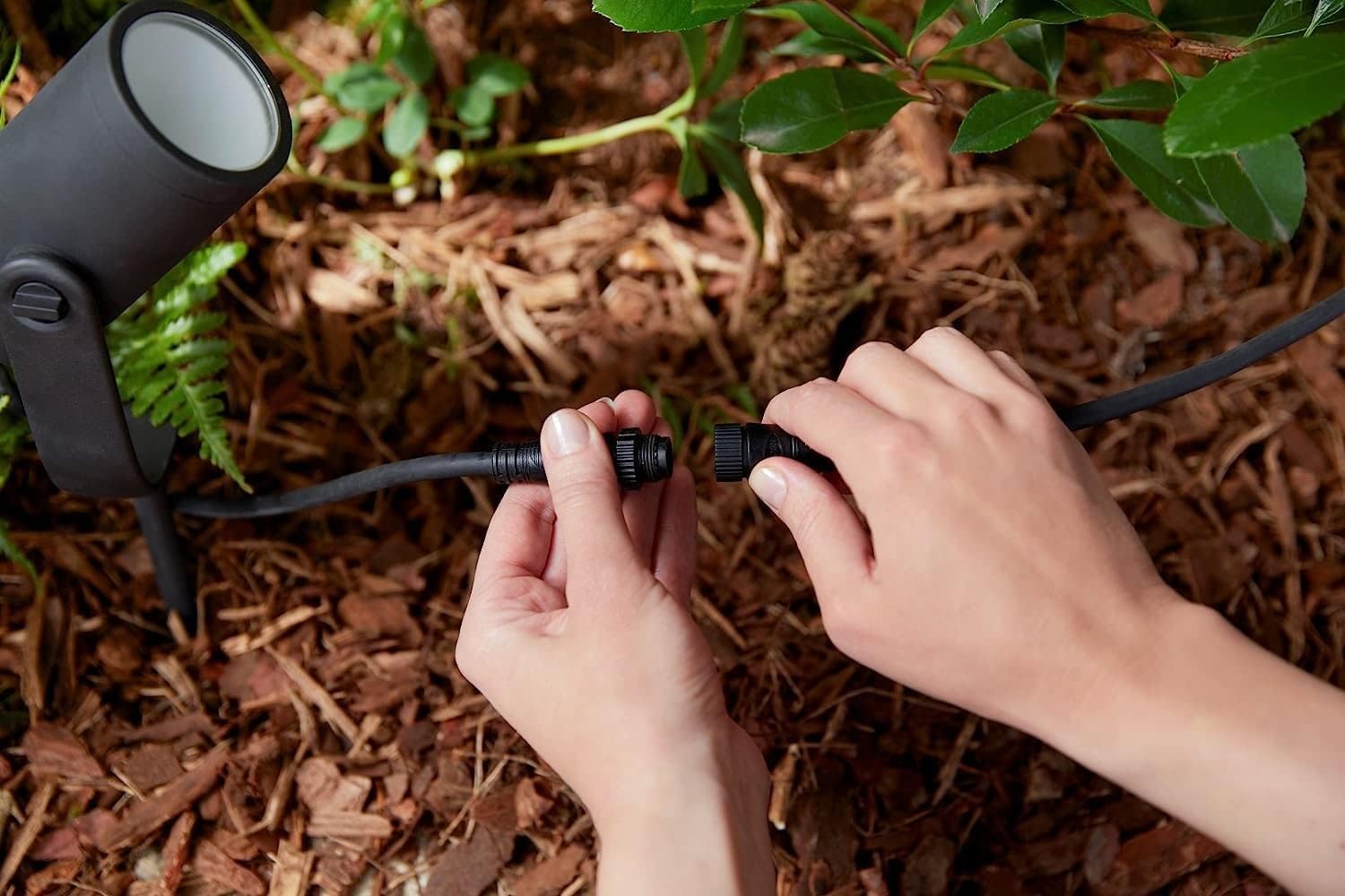 Thumbnail 3 de Philips Hue Lily esterno Faretto Kit Base 4 Faretti — Ambienti esterni a luce modulabile, 8 W, nero