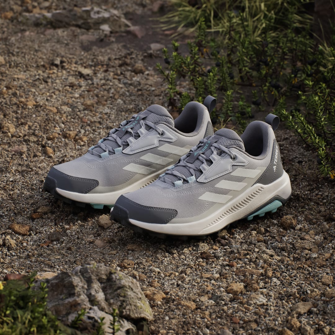 Detalle 2 de Zapatilla Terrex Anylander Hiking de Adidas – estilo y comodidad para salidas al aire libre