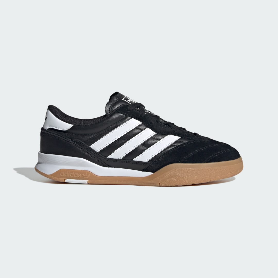 Detalle de Zapatilla Predator Mundial de Adidas — negro, para rendimiento y estilo urbano