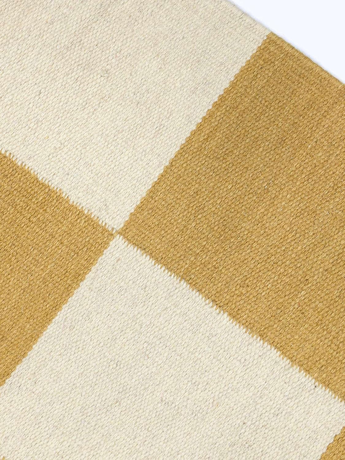 Detalle de RugVista Classic Chess Runner Rug, 80 x 250 cm, Yellow Wool-Cotton, Oeko-Tex 100
