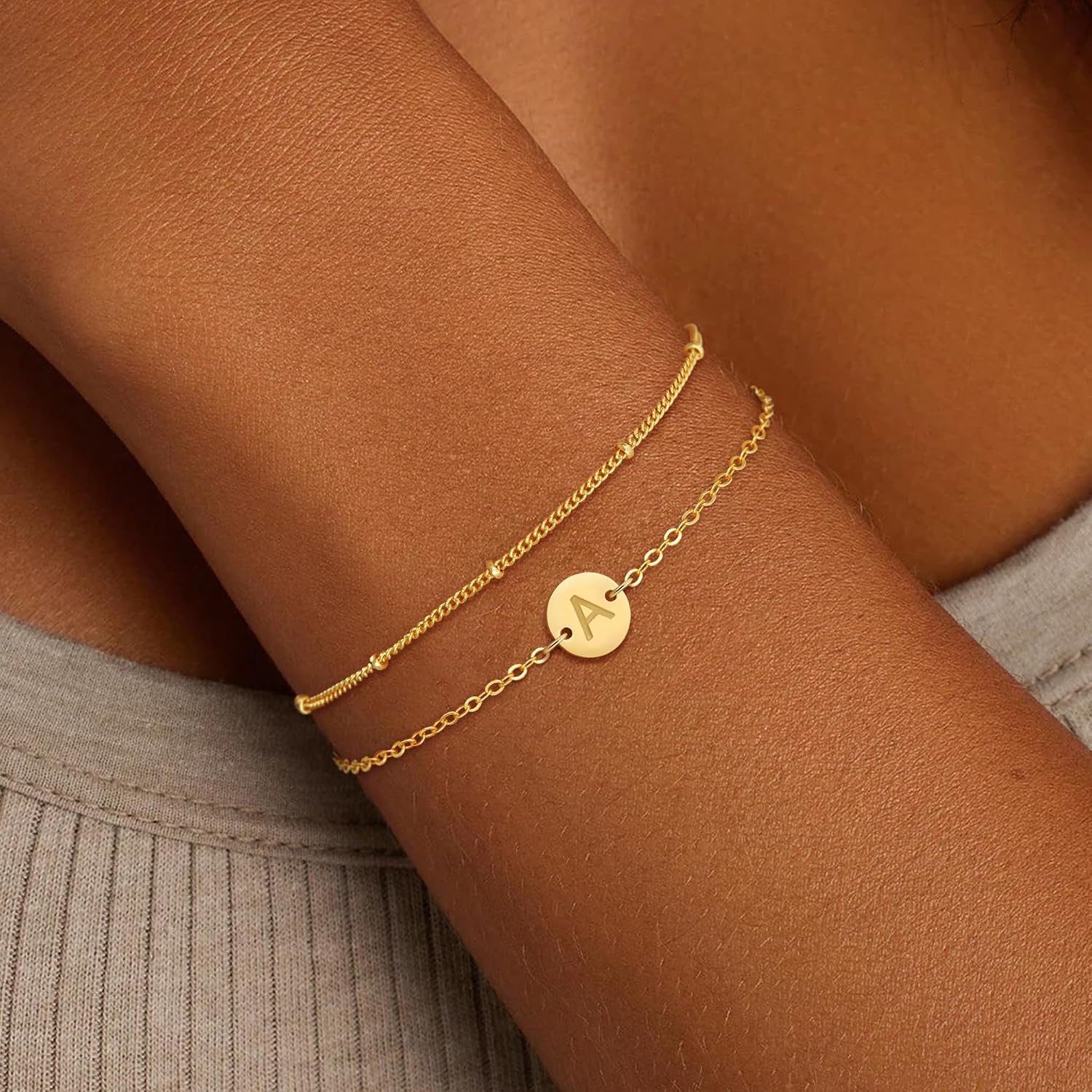 Detalle de SLOONG Armband Damen Gold Silber – Personalisierbares Initialen-Armband mit 18K Goldbeschichtung