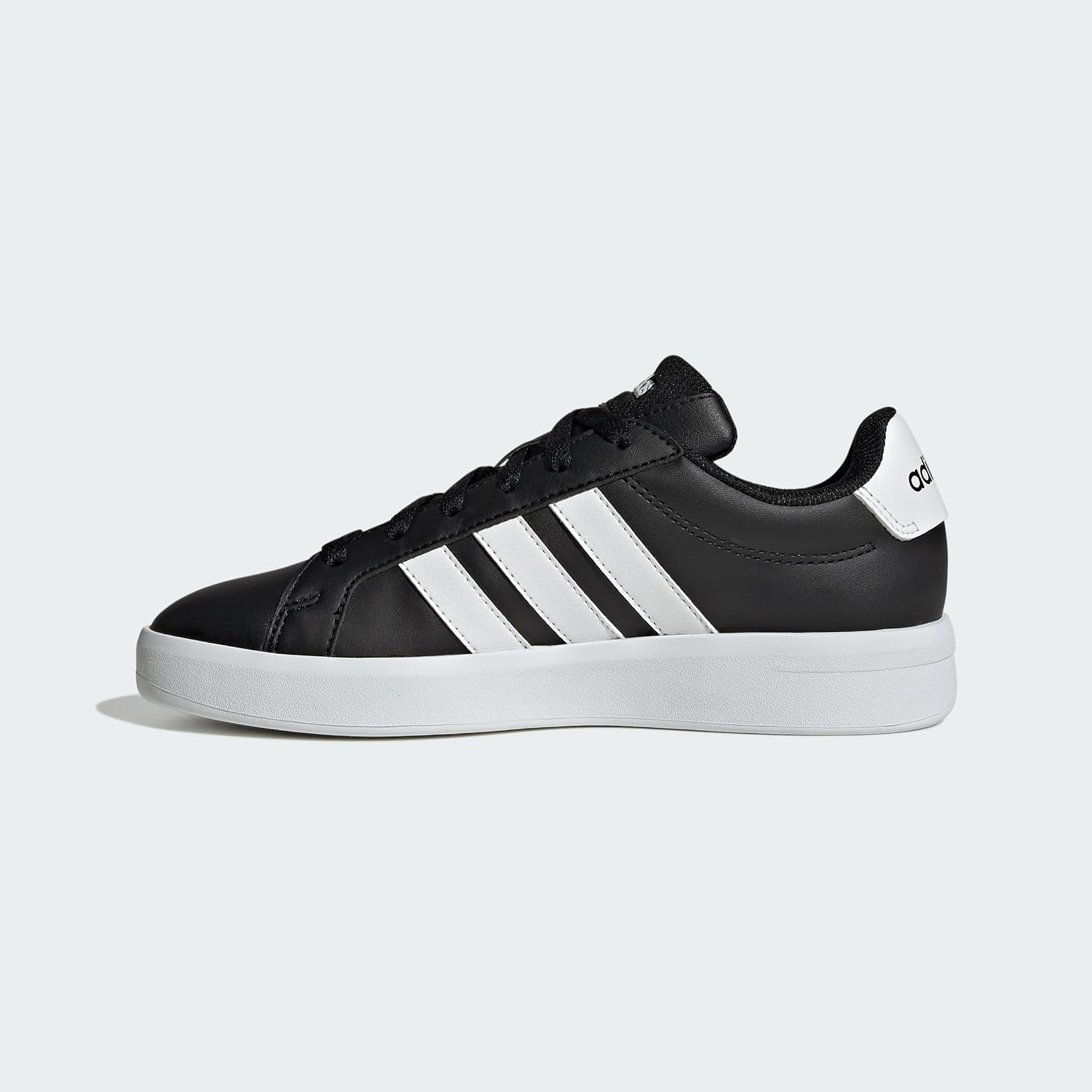 Detalle 2 de adidas Grand Court 3.0 Junior: scarpe nere e bianche per ragazzi