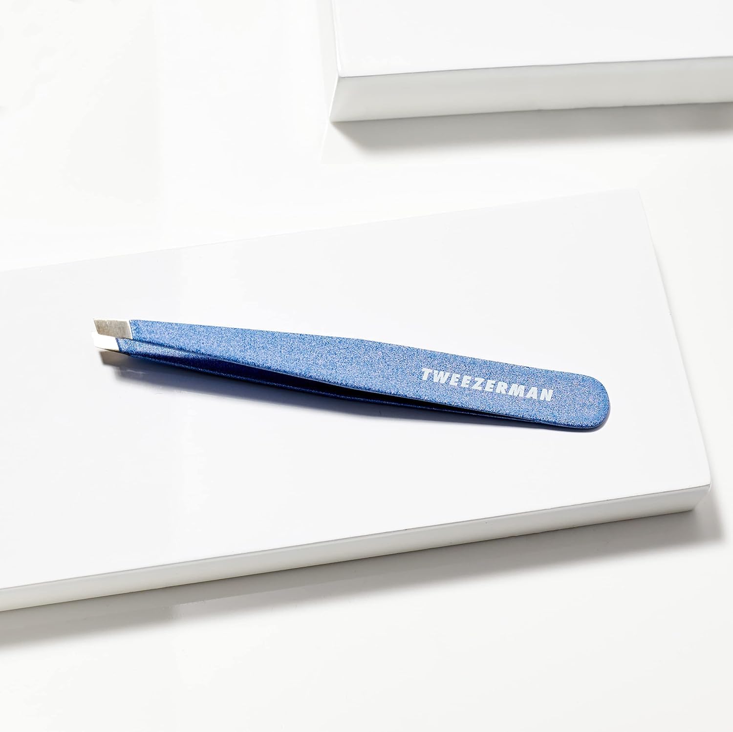 Thumbnail 4 de Tweezerman Slant Tweezer 25° eyebrow tweezers 💄