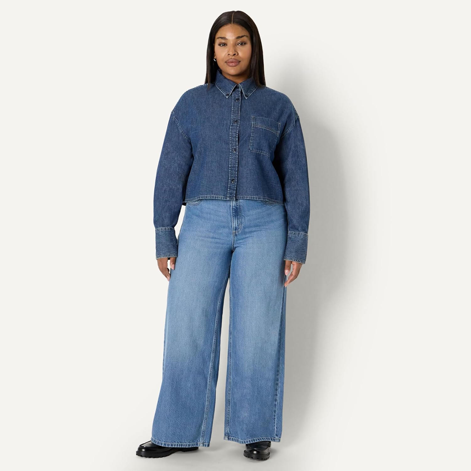 Thumbnail 6 de Jeanshemd mit Knöpfen für Damen (oversized, kurz geschnitten) – Amazon Essentials Modernes Damenhemd