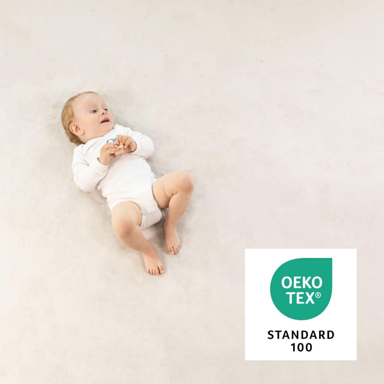 Thumbnail 5 de Premium Large Coral Velvet Baby Play Mat 150x80x2.5cm (Grey) – High-density memory foam & non-slip backing