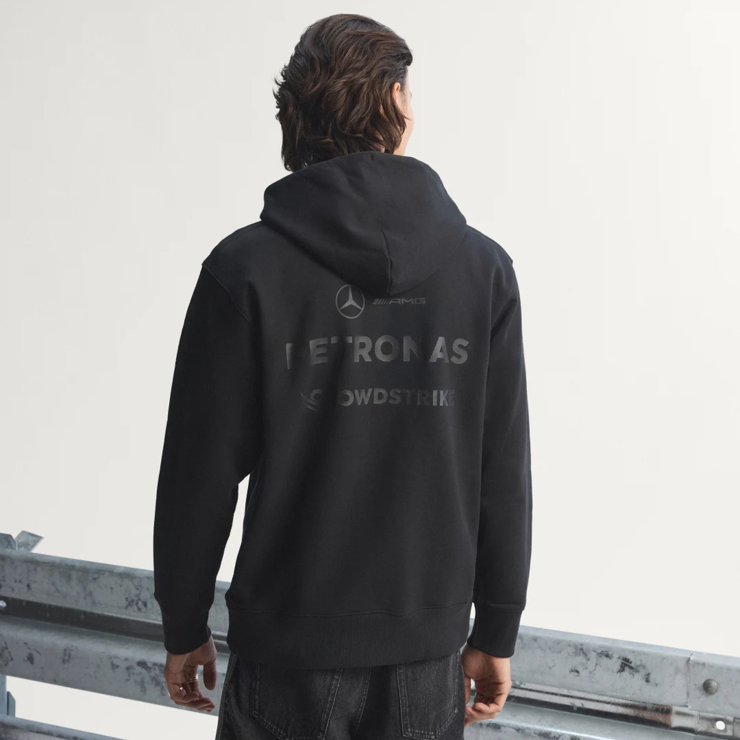 Detalle de Sudadera con capucha Mercedes‑AMG Petronas Night Driver para hombre de Adidas