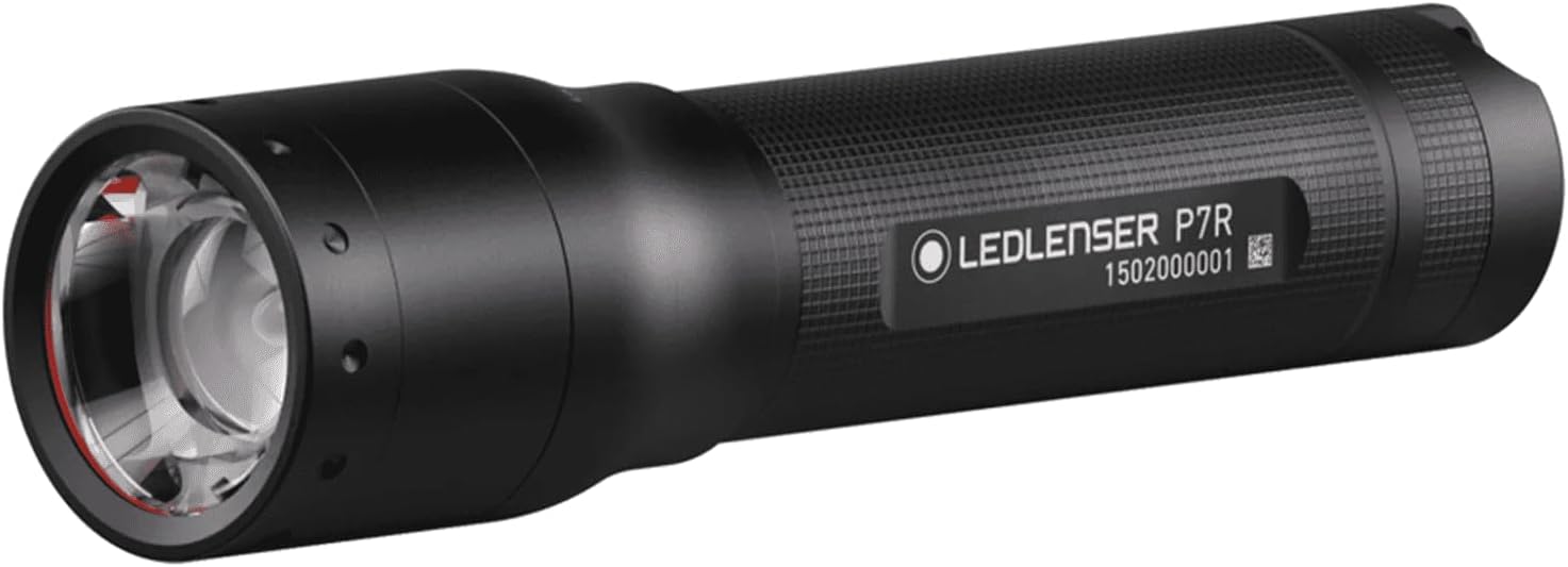Detalle de Ledlenser P7 (2017): torcia LED da 450 Lumen, portabilità e versatilità per escursioni