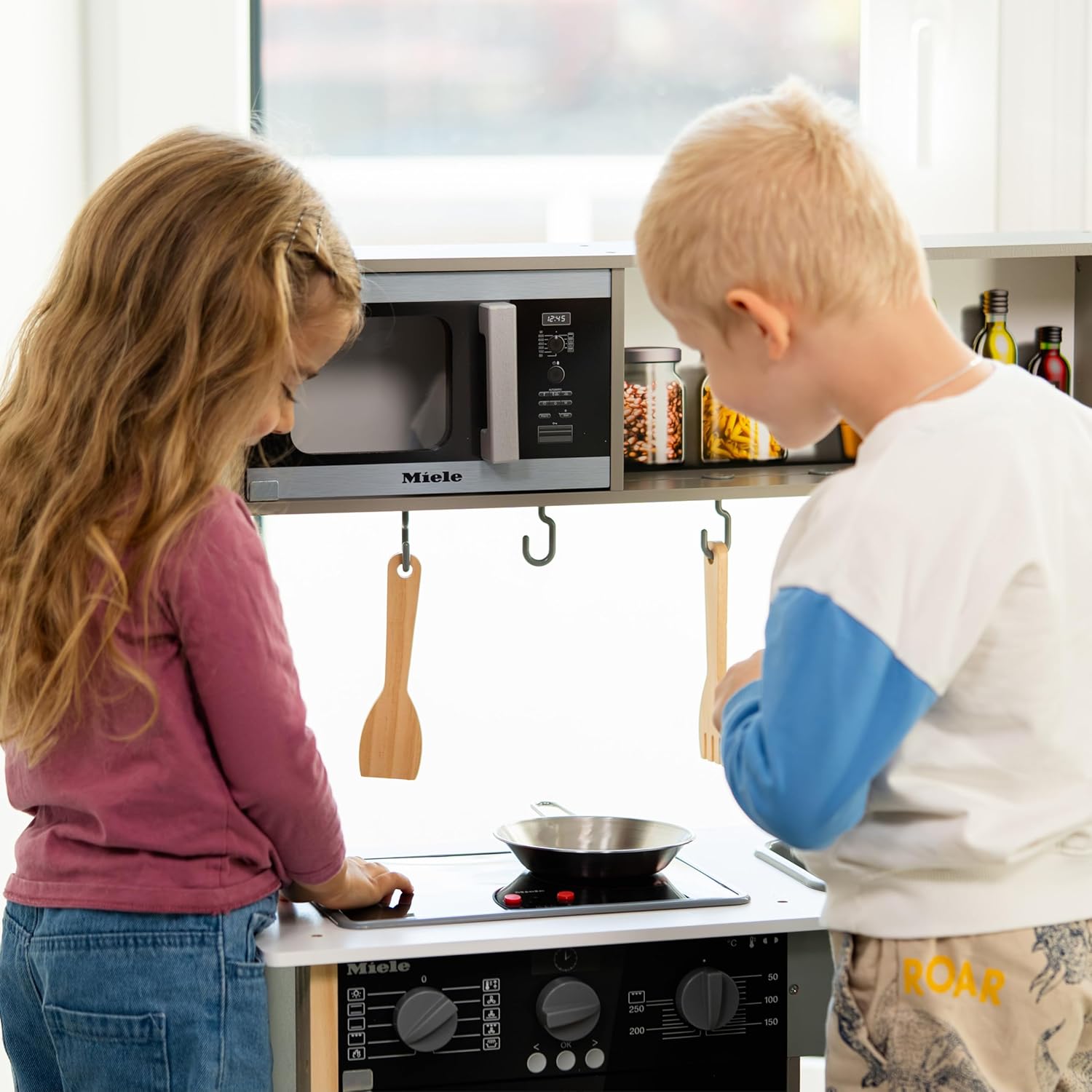 Thumbnail 1 de Theo Klein 7199 Miele Kinderküche aus Holz mit Sound- & Lichtfunktion, höhenverstellbar