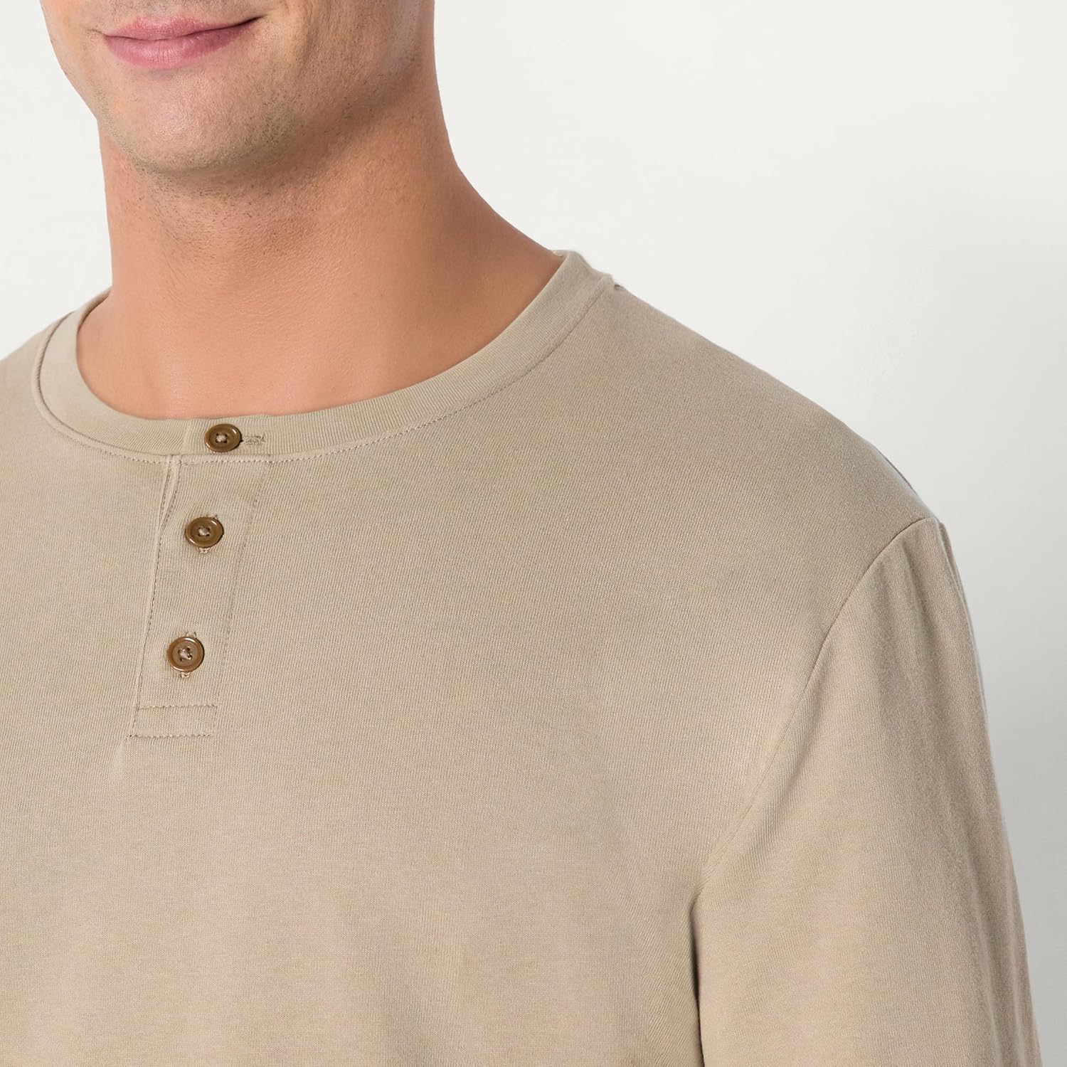 Thumbnail 2 de Amazon Essentials Herren Langärmeliges Henley-Shirt – ein klassischer Allrounder aus schwerem Baumwolljersey
