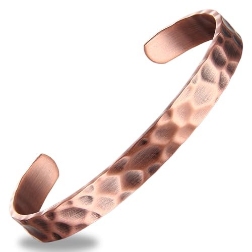 Detalle de BioMag Pure Copper Bracelet for Men & Women – Handmade Hammered Open Cuff