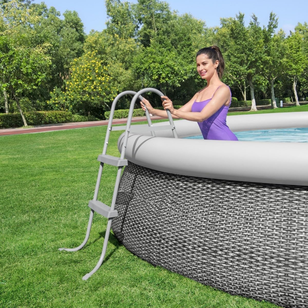 Detalle de Échelle 2x2 marches pour Piscine – Hauteur 84 cm