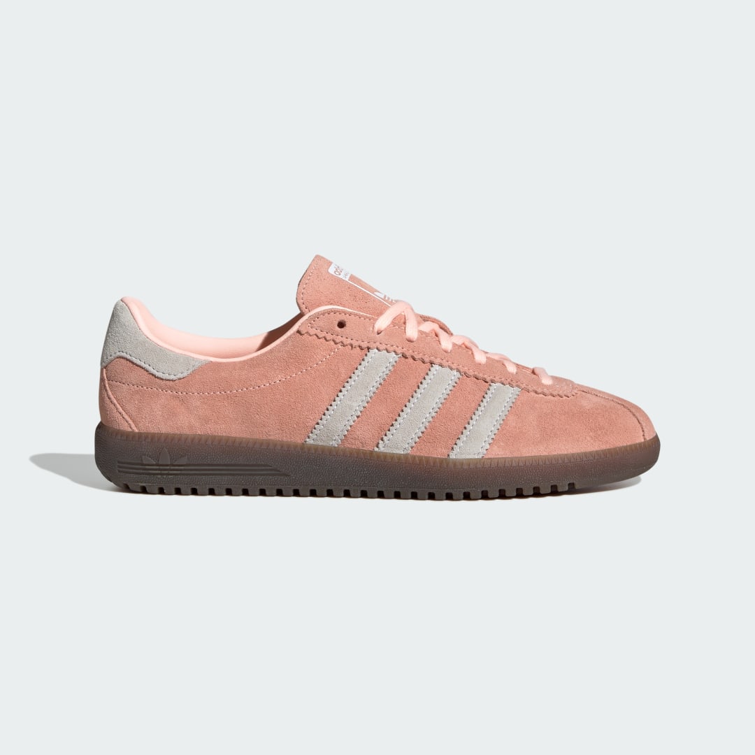 Detalle de Zapatilla BRMD Rosa de Adidas: estilo cómodo para el día a día