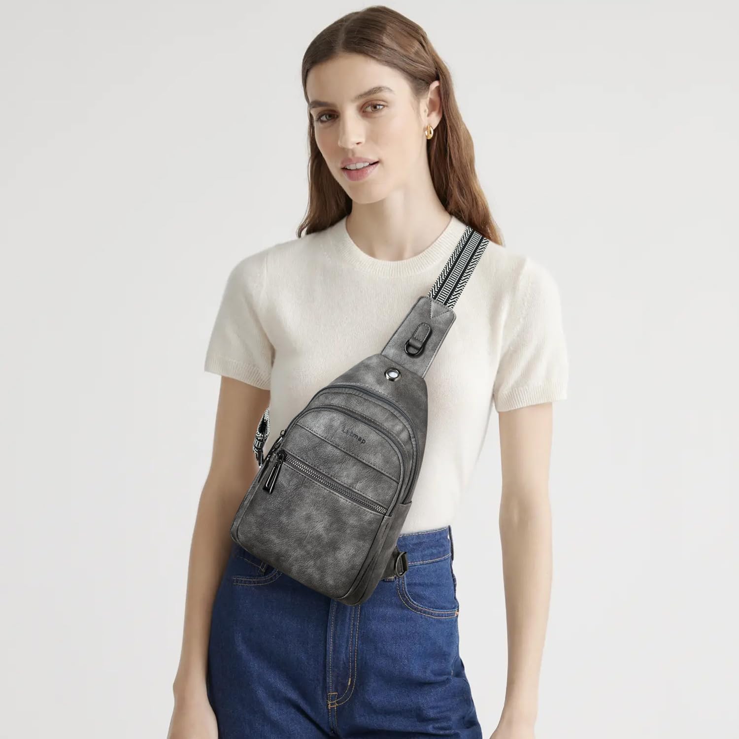 Detalle 2 de LATMAP Sling Bag for Women and Men – Leather Small Crossbody/Chest Bag, Water-Resistant Mini Backpack