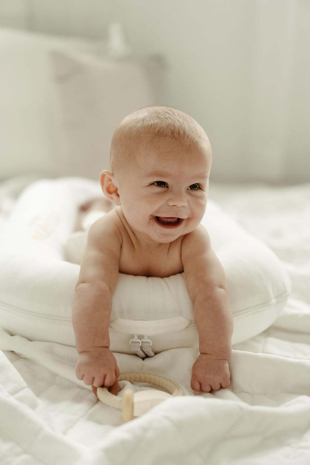Thumbnail 6 de DockATot Deluxe+ Dock - Pristine White: Practical, gentle baby lounger for supervised time