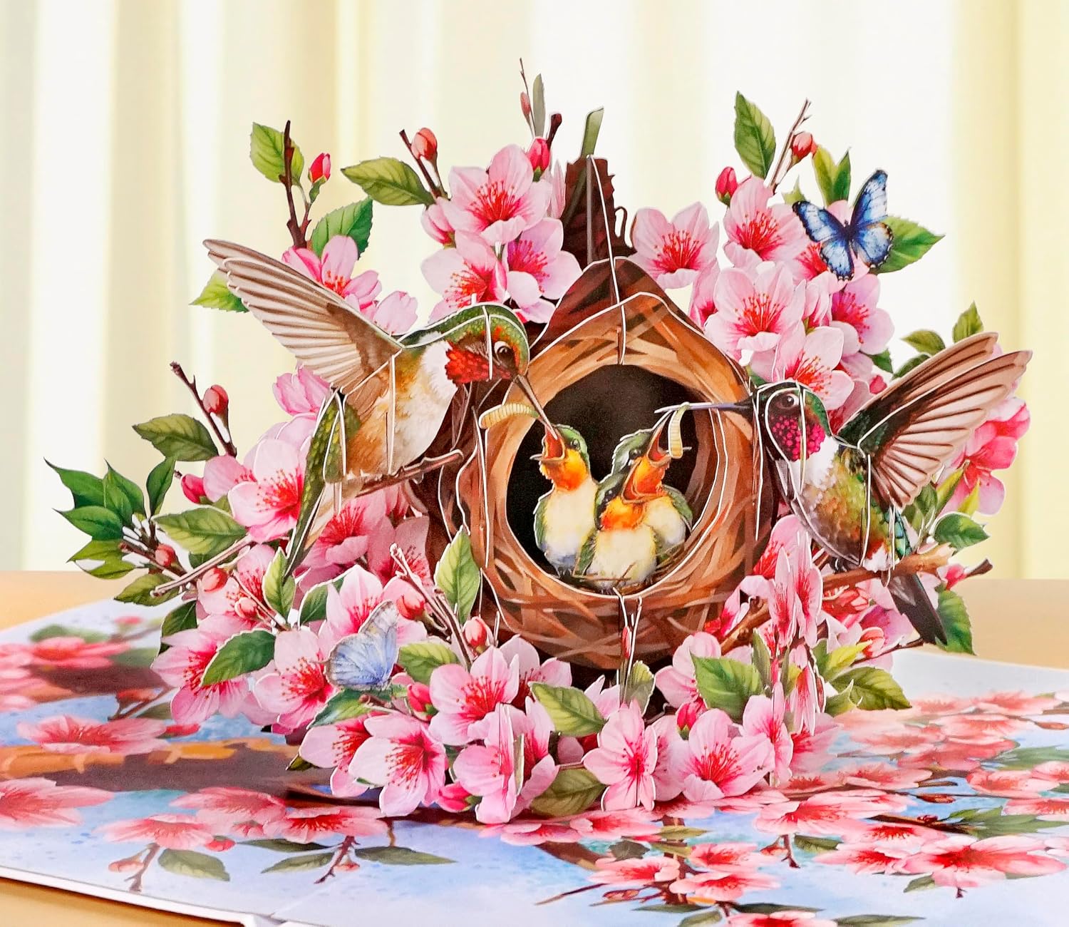 Detalle de CUTPOPUP Hummingbird Nest Pop Up Birthday Card