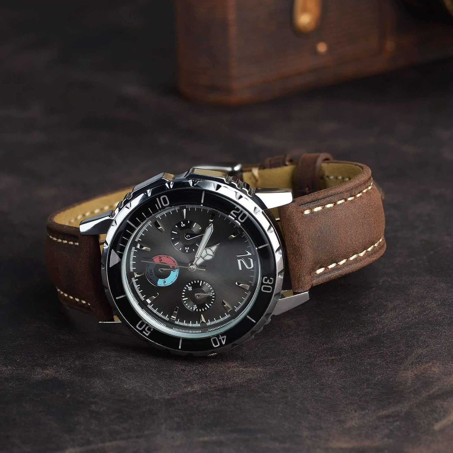 Detalle de BISONSTRAP Uhrenarmband aus Vintage Crazy-horse Leder – Ersatzband mit Edelstahl-Schnalle (14–24 mm)