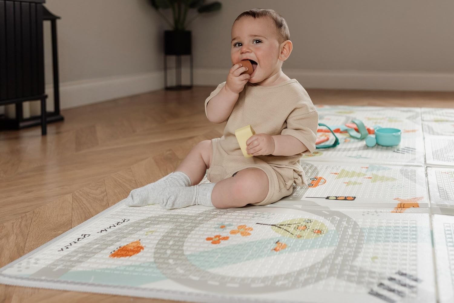 Thumbnail 1 de Nuby Foldable Reversible Play Mat - Easy Clean, Waterproof, from Birth (147 x 195 cm) Road