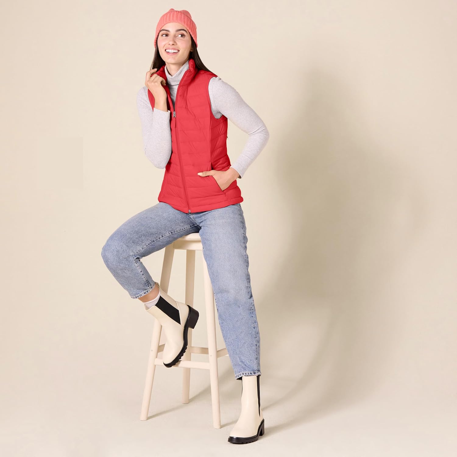 Thumbnail 4 de Amazon Essentials Women's Lightweight Water-Resistant Packable Puffer Gilet