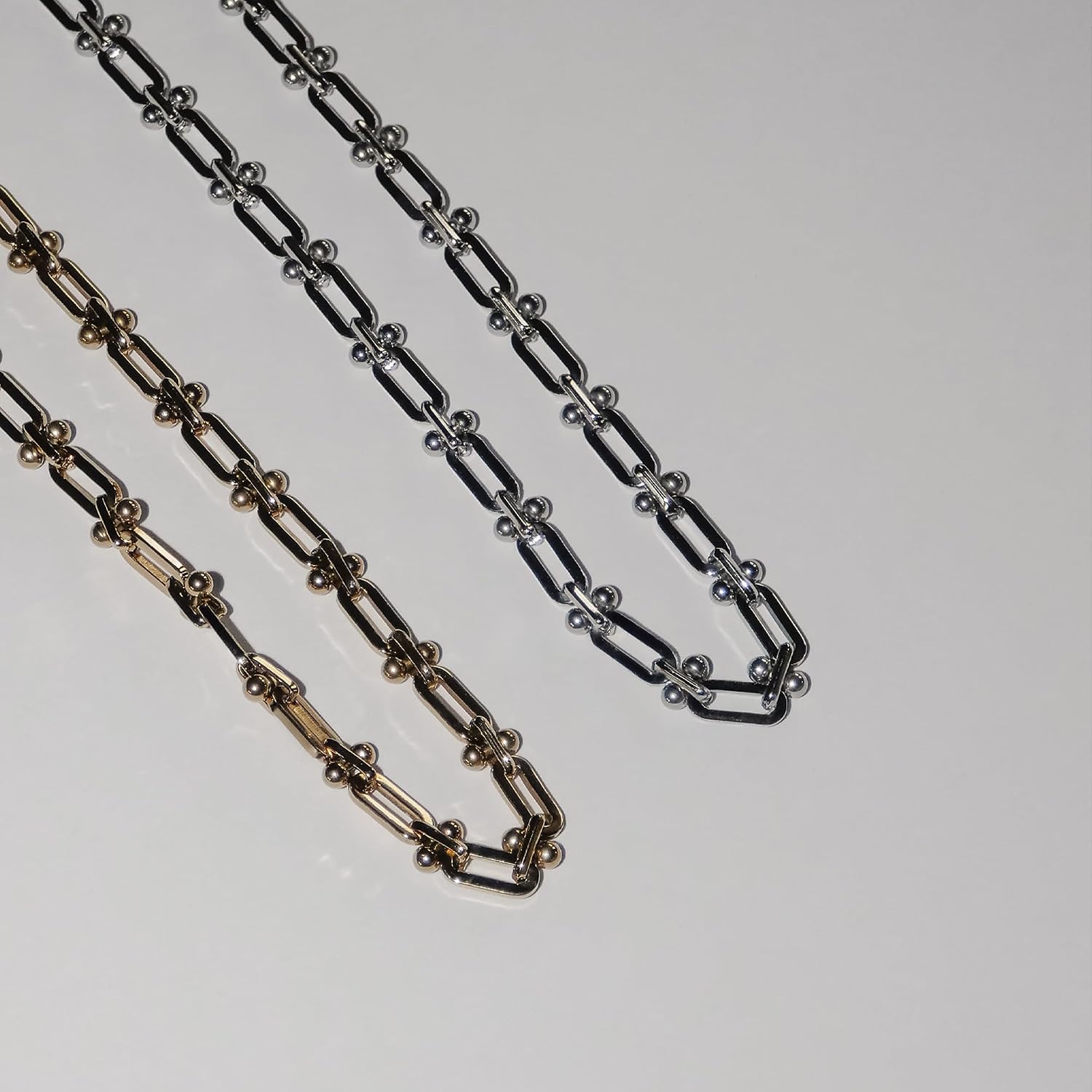 Detalle de LIEBESKIND BERLIN Halskette aus Edelstahl IP Gold – 50 cm, modernes, urbanes Design