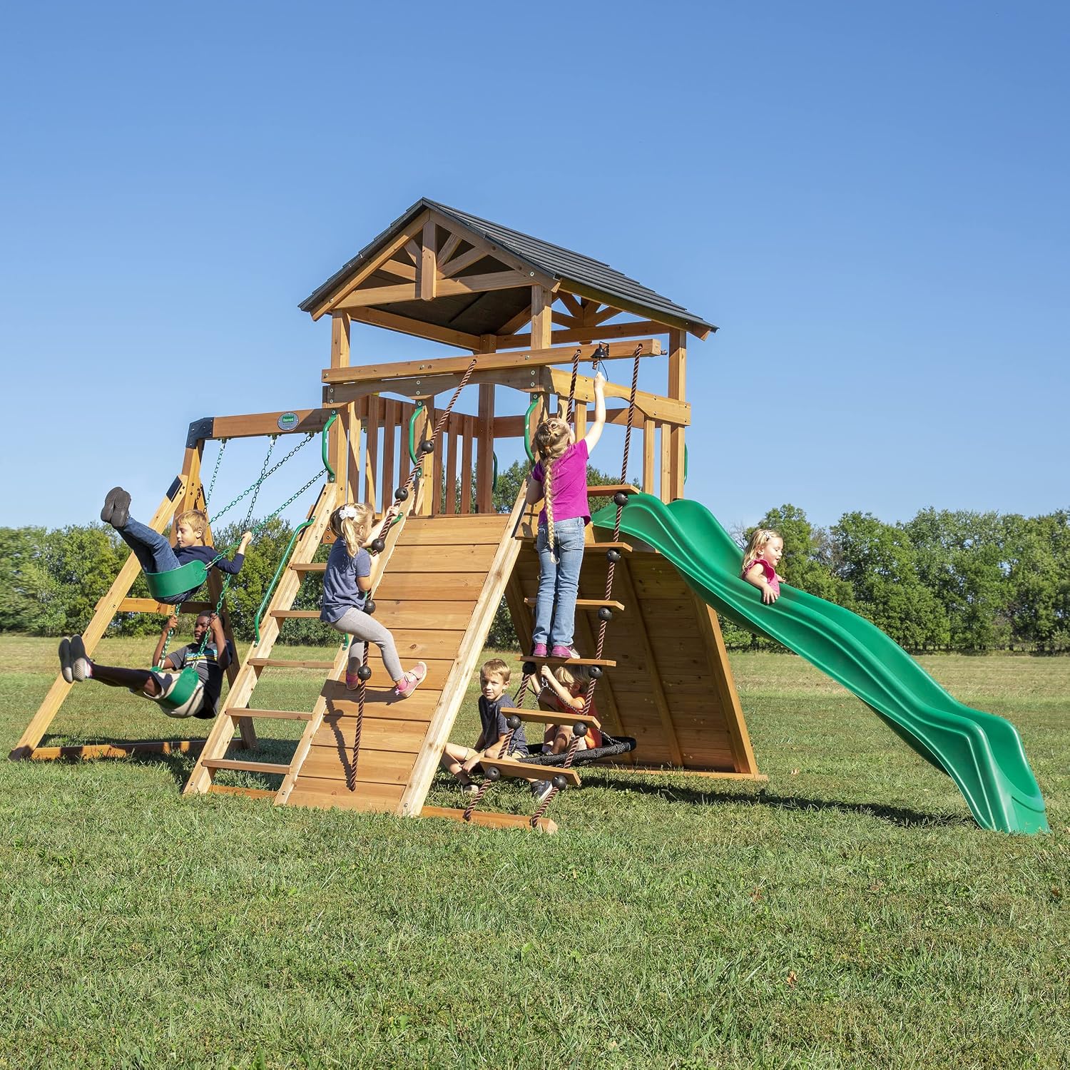 Detalle de Backyard Discovery Cedar Wood Swing Set