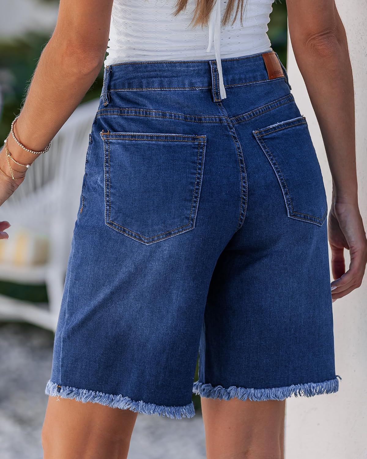Detalle de luvamia Women’s Jean Bermuda Shorts (Mid-Rise, Raw Hem, Knee-Length, Stretch Denim)