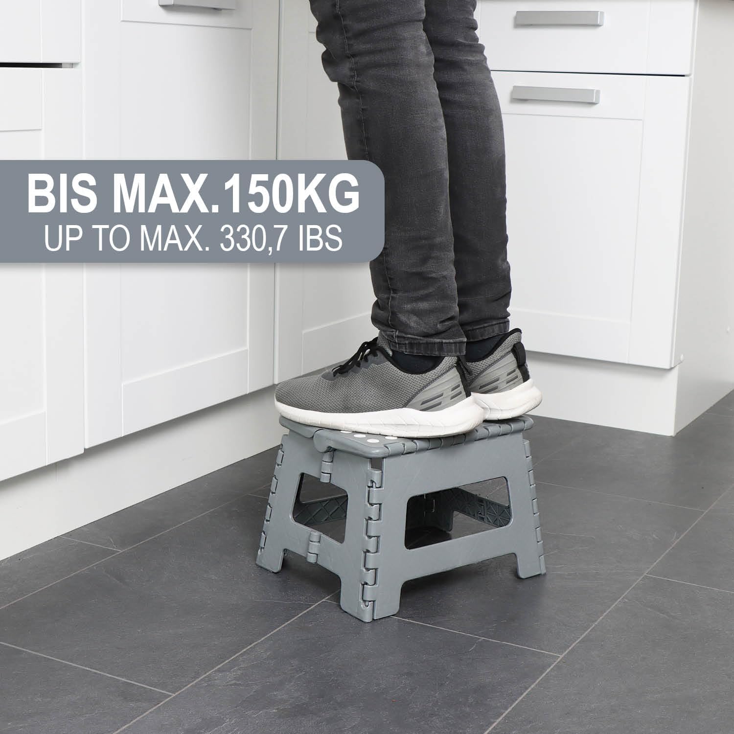 Detalle de COM-FOUR® scaletta pieghevole portatile antiscivolo in plastica, portata fino a 150 kg (grigio)