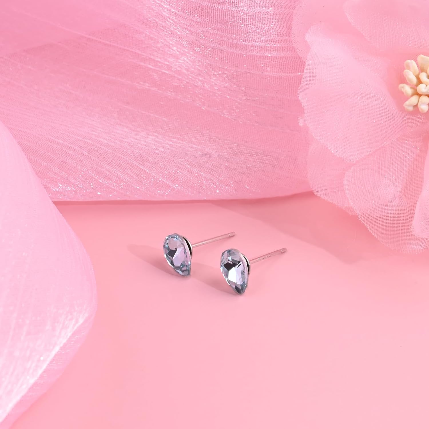 Detalle de Weviway Silver Aquamarine Teardrop Stud Earrings