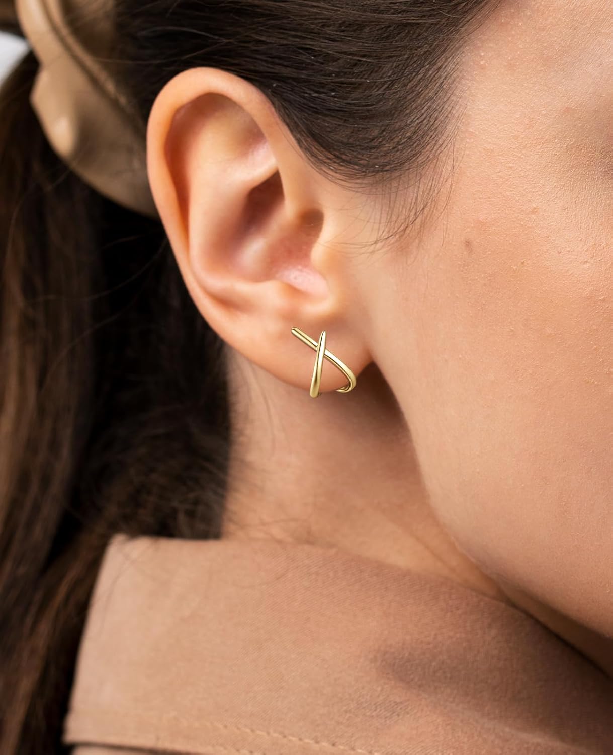 Thumbnail 1 de Emibele Gold Ohrstecker für Frauen – zierliche 14K vergoldete Studs mit 925-Sterlingsilber-Post