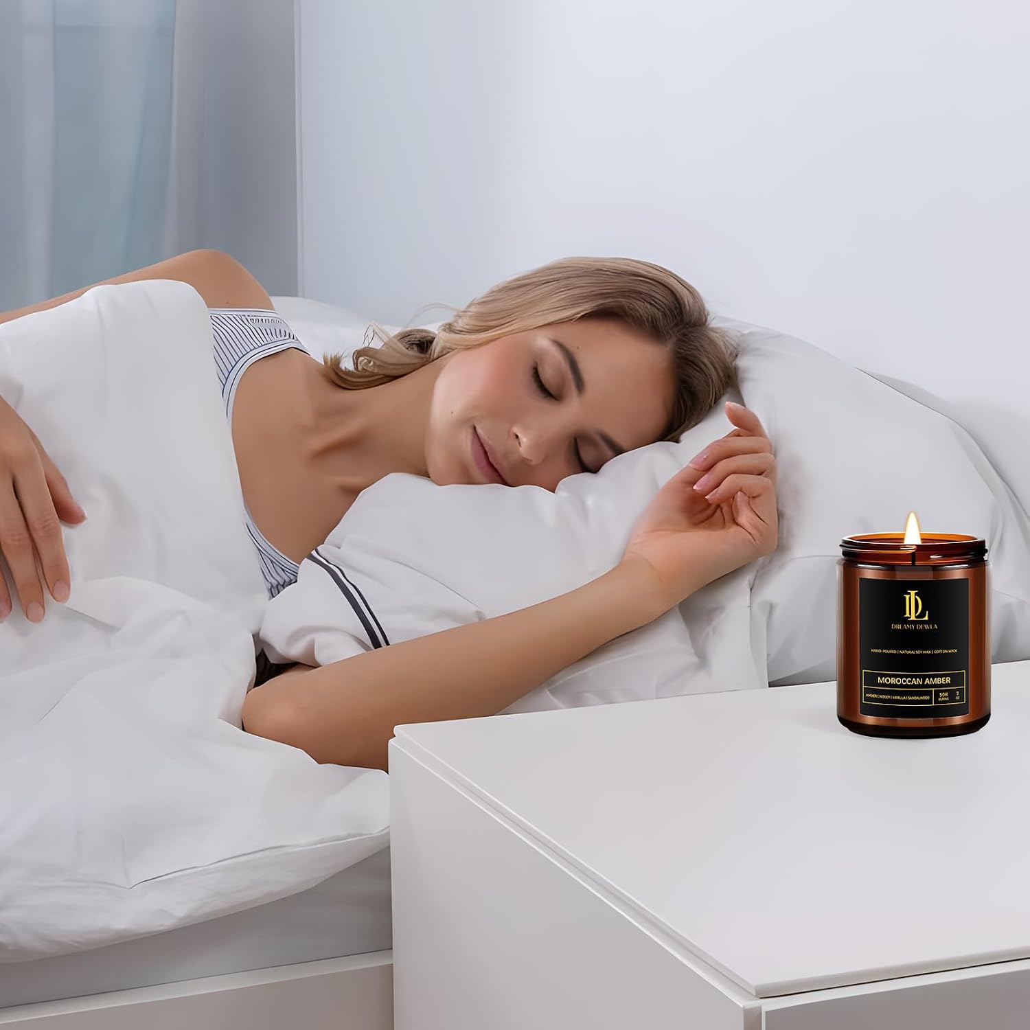 Detalle de DL DREAMY DEWLA Moroccan Amber Soy Wax Candle, 7 oz Glass Jar