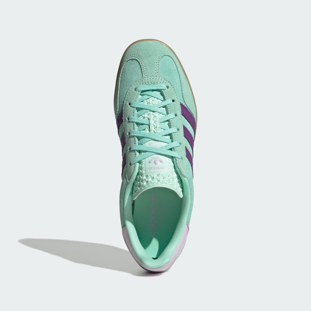 Detalle de Zapatilla Gazelle Indoor Adidas: estilo urbano y confort para interiores