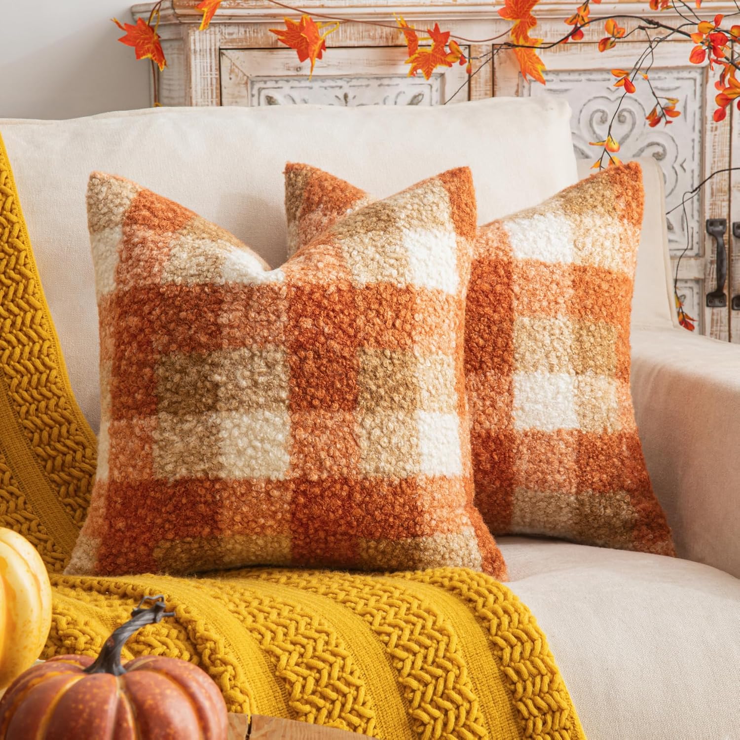Detalle de AQOTHES Bouclé Pillow Covers, 16x16 Inch