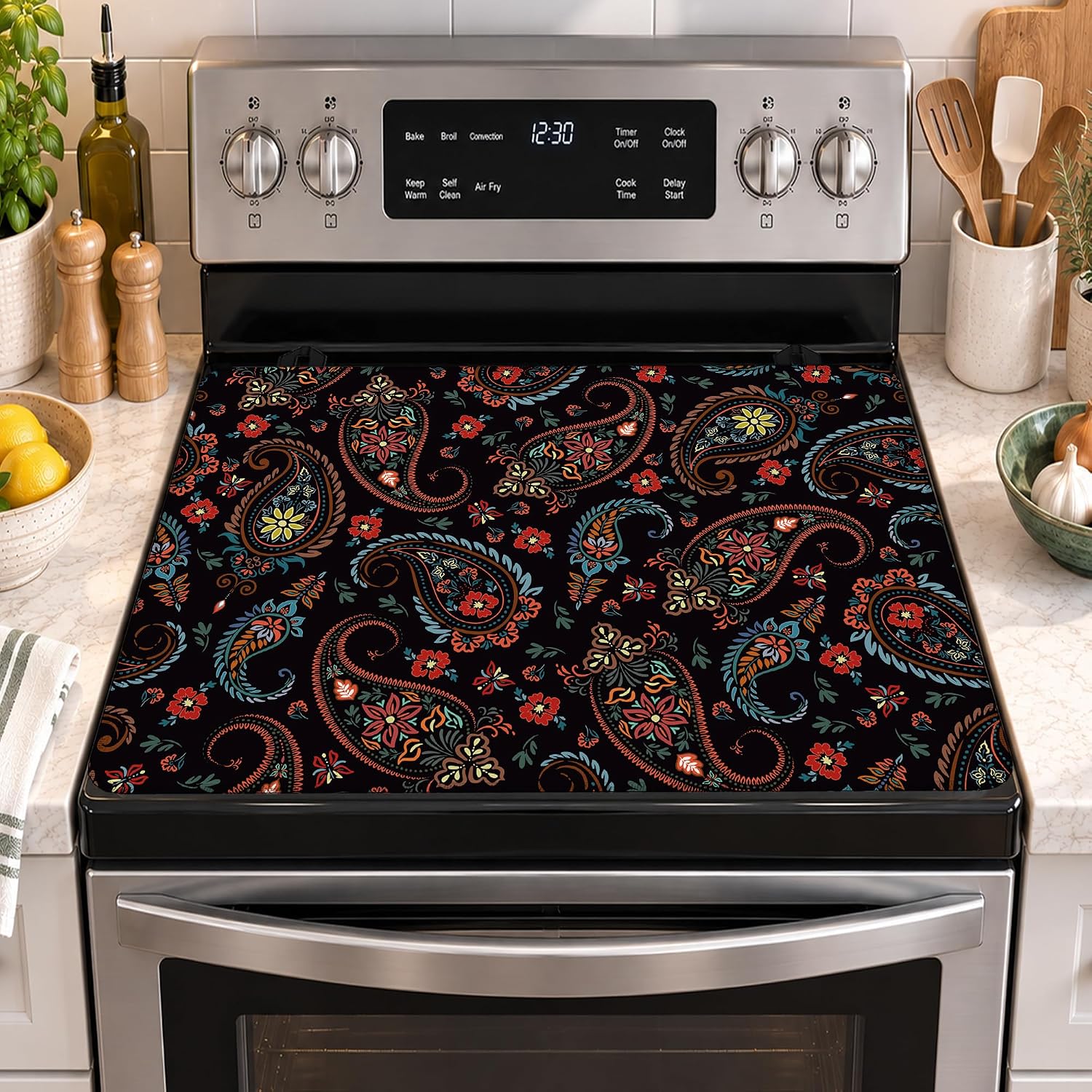 Detalle de QYWETHOD Decorative Electric Stove Cover, Paisley Floral Non-Slip Mat, 28.5 x 20.5 in
